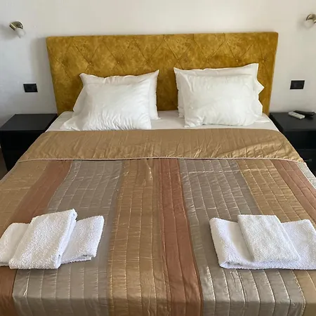 Hotel Corali Himare Fshat