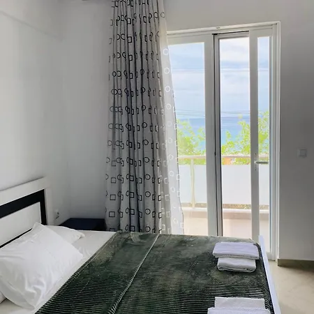 Corali Hotel Himare Fshat