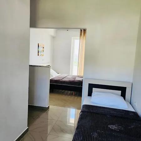 Corali Hotel Himare Fshat