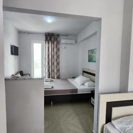 Hotel Corali Himare Fshat
