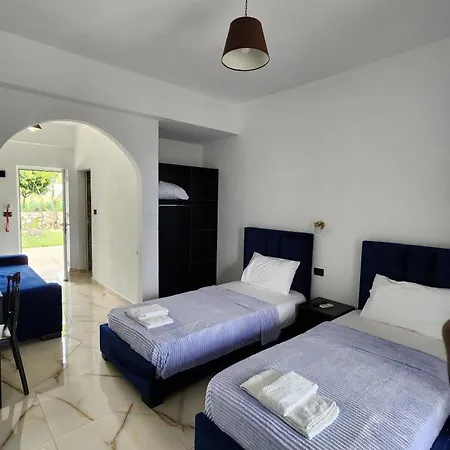 Hotel Corali Himare Fshat