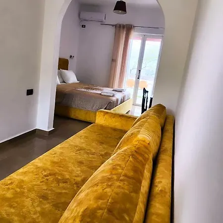Hotel Corali Himare Fshat