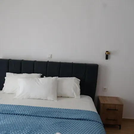 Hotel Corali Himare Fshat