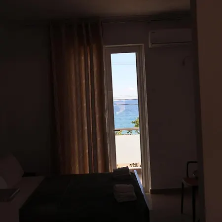 Corali * Himare Fshat